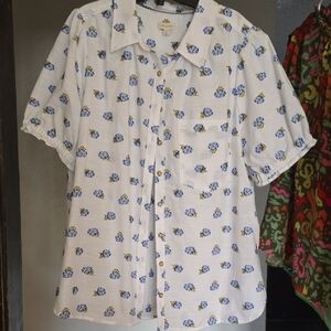 Pilcro White Short-Sleeve Button-Up Shirt with Blue and Yellow Floral Print